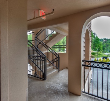 Cs Creekside Condo