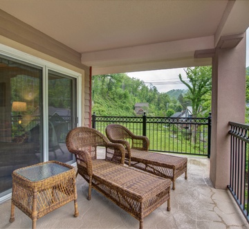 Cs Creekside Condo