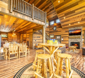 The Lodge At Coopers Hawk