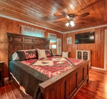 Gatlinburg's Cozy Rose