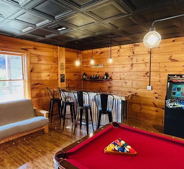 Moonshine Lodge