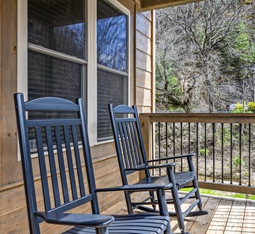 Cabin By The Creek