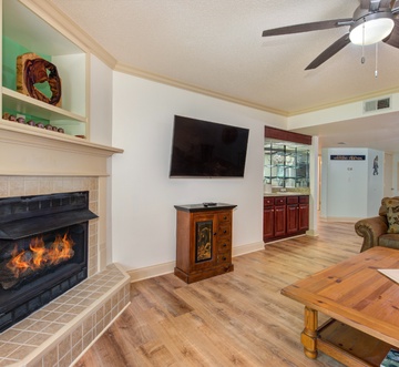 Cs Creekside Condo