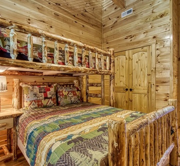 Smokey Peak Inn