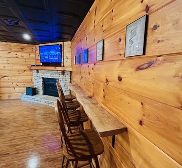 Moonshine Lodge