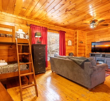 TreeTop Lodge