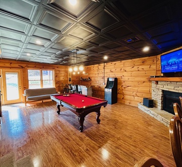 Moonshine Lodge