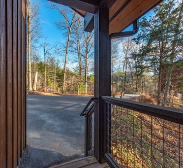 Bearfoot Splash Hideaway