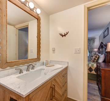 Cs Creekside Condo