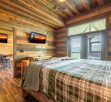 The Lodge At Coopers Hawk