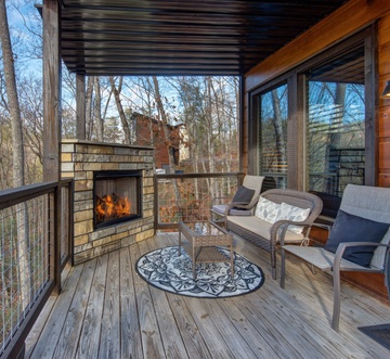 Bearfoot Splash Hideaway