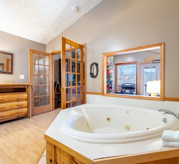 Cozy Bear Hideaway