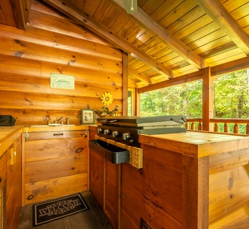 Smoky Breeze Retreat