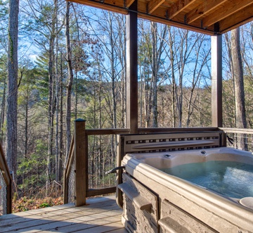 Bearfoot Splash Hideaway