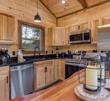 Bearfoot Splash Hideaway