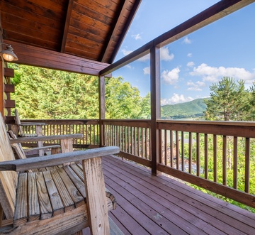 Misty Mountain Treehouse