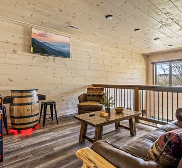 Cabin By The Creek