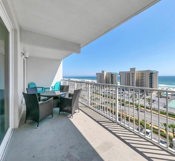 Laketown Wharf 827 - Life's A Beach
