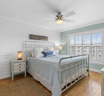 Sea Coast Gardens II 513