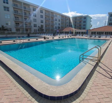 Sea Coast Gardens II 513