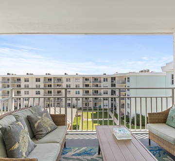 Sea Coast Gardens II 513