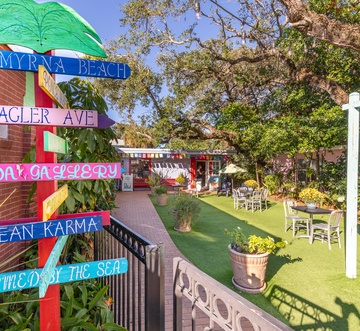 Sea Coast Gardens II 513