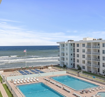 Sea Coast Gardens II 513