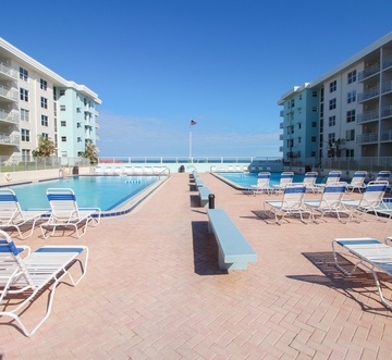 Sea Coast Gardens II 513