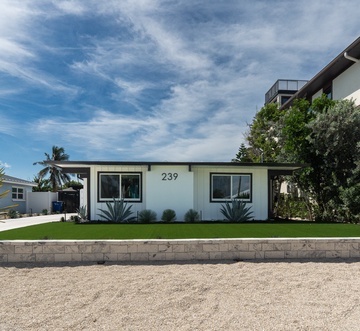 Curlew Beach Cottage