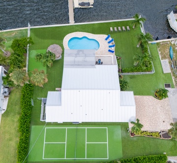 Club 205 At Bayview