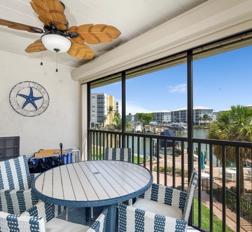 Estero Island Yacht & Racquet 320