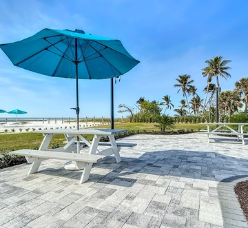 Caper Beach Club 314