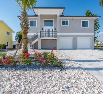 Shella Close To The Beach