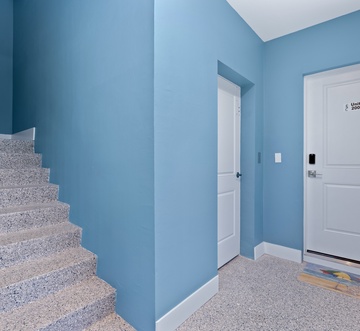 Salty Seahorse Unit 200