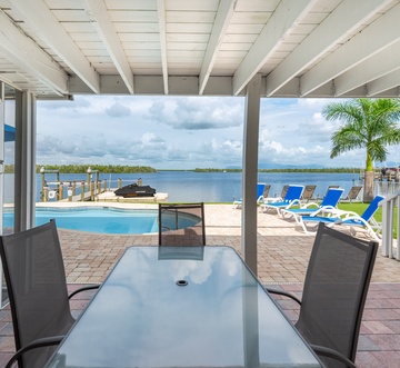 Club 205 At Bayview