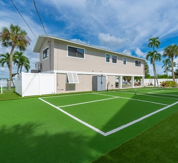 Club 205 At Bayview