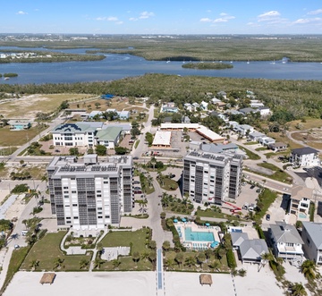 Caper Beach Club 314