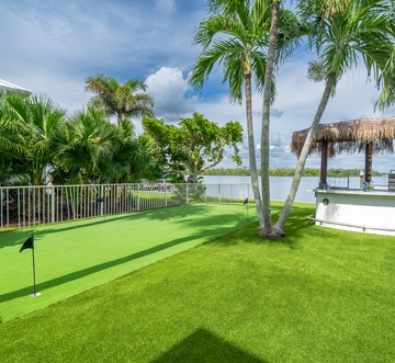 Club 205 At Bayview