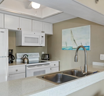 Estero Island Yacht & Racquet 320