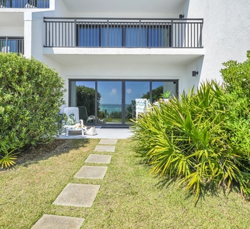 Emerald Hill #3 - Villa by the Sea