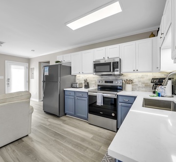 Sunset Cottages 2C - Melrose Place
