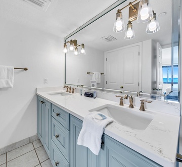 Emerald Towers 1302 - Salty Smile