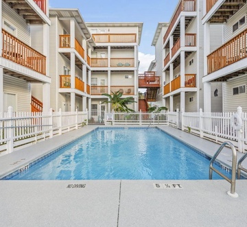 Sunset Cottages 2C - Melrose Place