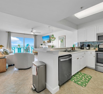 Pelican Isle 215 - The Emerald Spritz