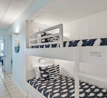 Pelican Beach 604 - Shore Thing