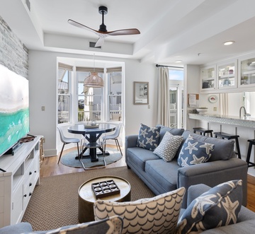 Carillon Market 305