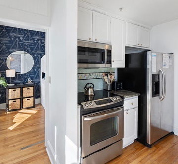 Carillon Market 305