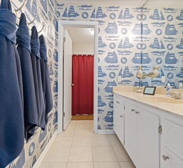Honey's Beach Cottage