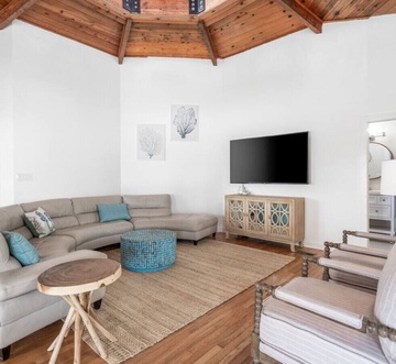 Belaire Bungalow