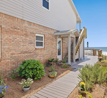 Honey's Beach Cottage